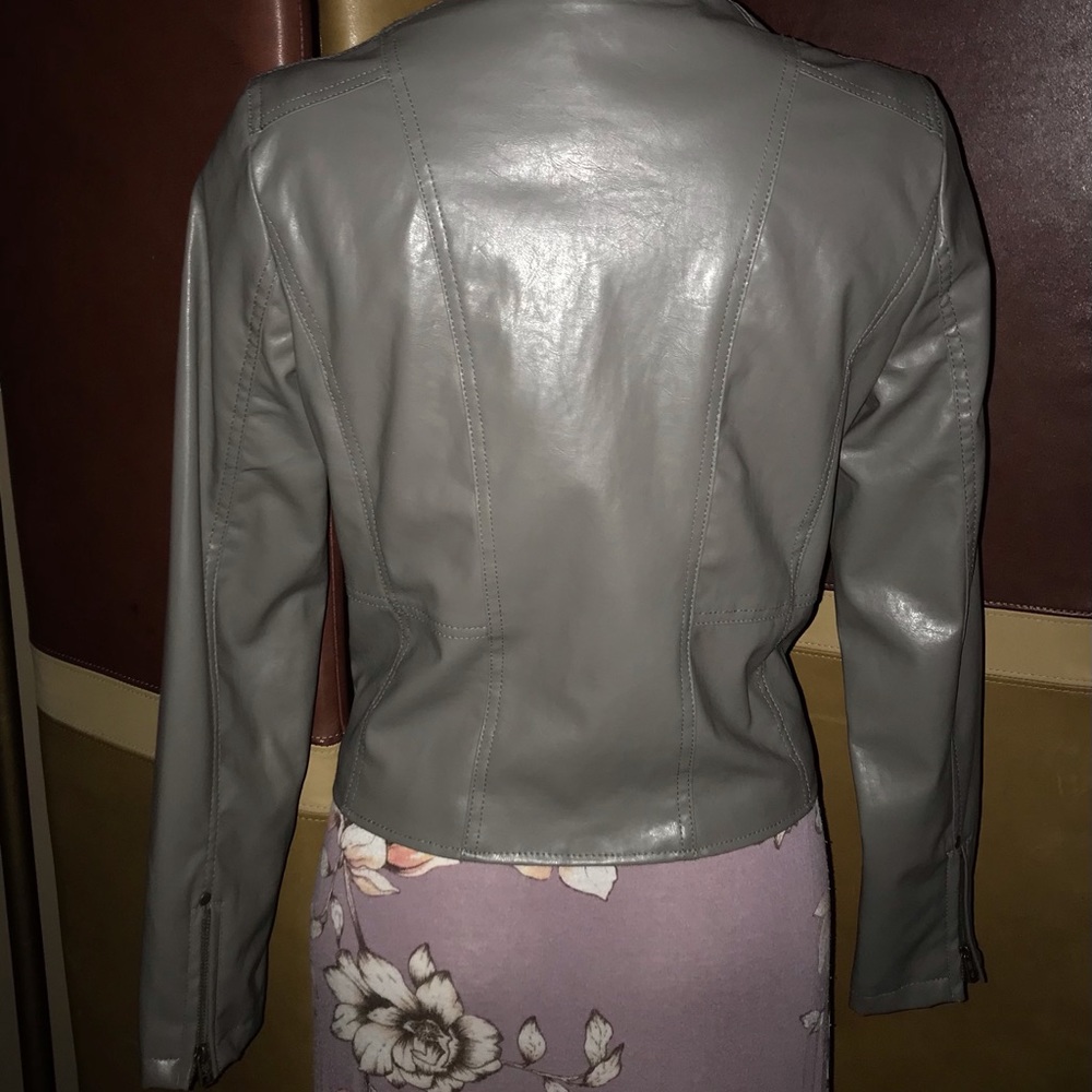 $5🔥 BUNDLE SALE Body Central gray jacket - Picture 2 of 10